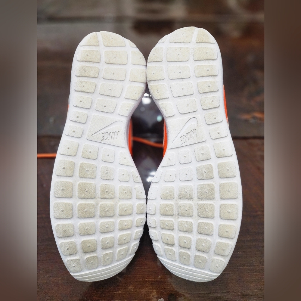👸👟 Nike Women's 11.5 Roshe One 833928-800 - Picture 12 of 13